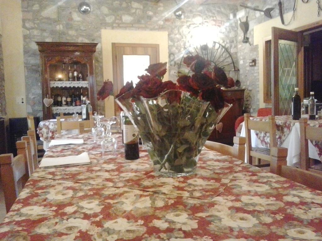 Trattoria Milani Hotel โลนาโต ภายนอก รูปภาพ